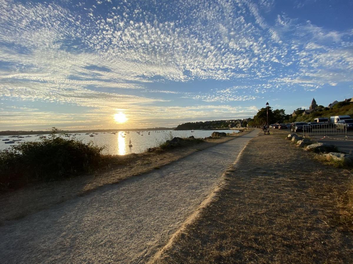 600M Plage Saint-Suliac- Maison Bretonne Pour 4 Luaran gambar
